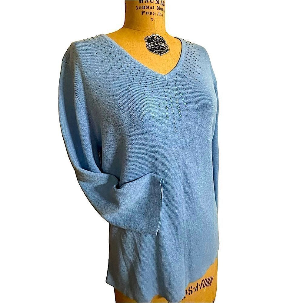 Vintage mid blue Sag Harbor V neck 3/4 sleeve sweater w sequin detail size small